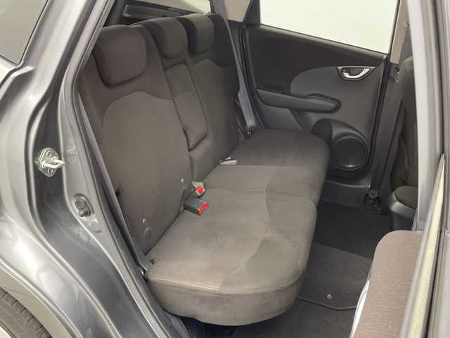 ホンダ フィット XH 新潟県 2013(平25)年 8万km ポリッシュドメタルメタリック 純正カーオーディオ/ステアリングスイッチ/ワイパーデアイサー/シートヒーター/ドアバイザー/ウィンカーミラー/電格ミラー/クルーズコントロール/純正フロアマット/ETC