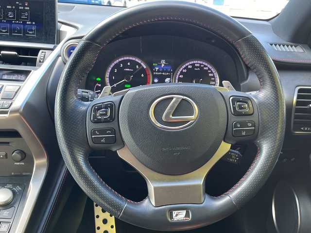 レクサス ＮＸ 300h Fスポーツ 茨城県 2014(平26)年 10.3万km スターライトブラックガラスフレーク 純正ナビ【AM/FM/DVD・BT/フルセグ】/サンルーフ/クルーズコントロール/レザーシート/バックカメラ/ステアリング制御装置/メモリシート/エアシート（D+N席）/シートヒーター（D+N席）/パワーシート（全席）/ETC/ドライブレコーダー/3眼LEDライト/コーナーセンサー/ステアリングヒーター/パドルシフト/イモビライザー/取扱説明書/スペアキー×１/カードキー×１