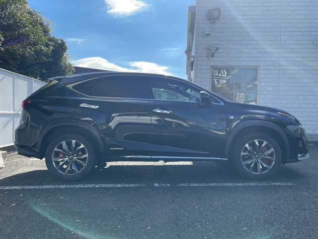 レクサス ＮＸ 300h Fスポーツ 茨城県 2014(平26)年 10.3万km スターライトブラックガラスフレーク 純正ナビ【AM/FM/DVD・BT/フルセグ】/サンルーフ/クルーズコントロール/レザーシート/バックカメラ/ステアリング制御装置/メモリシート/エアシート（D+N席）/シートヒーター（D+N席）/パワーシート（全席）/ETC/ドライブレコーダー/3眼LEDライト/コーナーセンサー/ステアリングヒーター/パドルシフト/イモビライザー/取扱説明書/スペアキー×１/カードキー×１