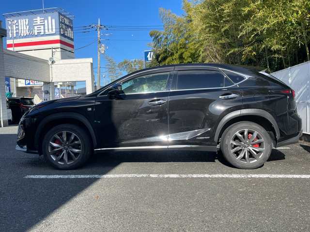 レクサス ＮＸ 300h Fスポーツ 茨城県 2014(平26)年 10.3万km スターライトブラックガラスフレーク 純正ナビ【AM/FM/DVD・BT/フルセグ】/サンルーフ/クルーズコントロール/レザーシート/バックカメラ/ステアリング制御装置/メモリシート/エアシート（D+N席）/シートヒーター（D+N席）/パワーシート（全席）/ETC/ドライブレコーダー/3眼LEDライト/コーナーセンサー/ステアリングヒーター/パドルシフト/イモビライザー/取扱説明書/スペアキー×１/カードキー×１