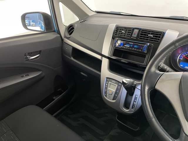 スバル ステラ カスタム R スマートアシスト 長野県 2013(平25)年 2.8万km ファインブルーマイカメタリック 4WD/社外CDチェンジャー(U373)/衝突軽減ブレーキ/アイドリングストップ/キセノンライト/オートライト/純正14インチAW装着/純正フロアマット/純正ドアバイザー/プッシュスタート/スマートキー/取扱説明書