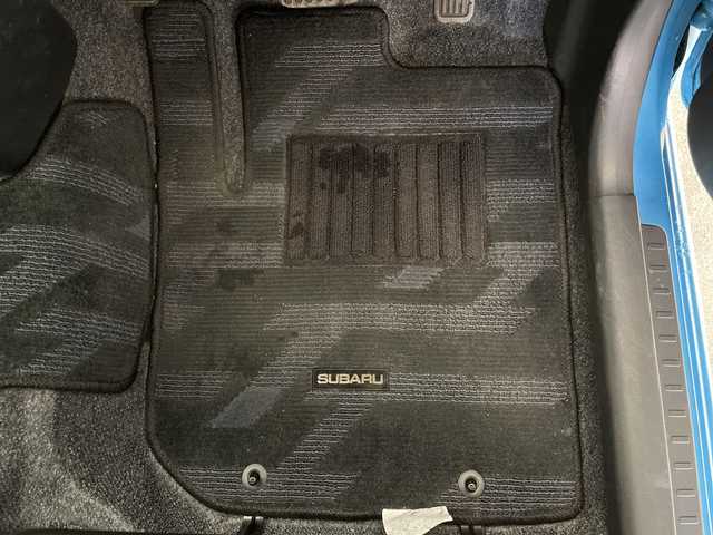 スバル ステラ カスタム R スマートアシスト 長野県 2013(平25)年 2.8万km ファインブルーマイカメタリック 4WD/社外CDチェンジャー(U373)/衝突軽減ブレーキ/アイドリングストップ/キセノンライト/オートライト/純正14インチAW装着/純正フロアマット/純正ドアバイザー/プッシュスタート/スマートキー/取扱説明書