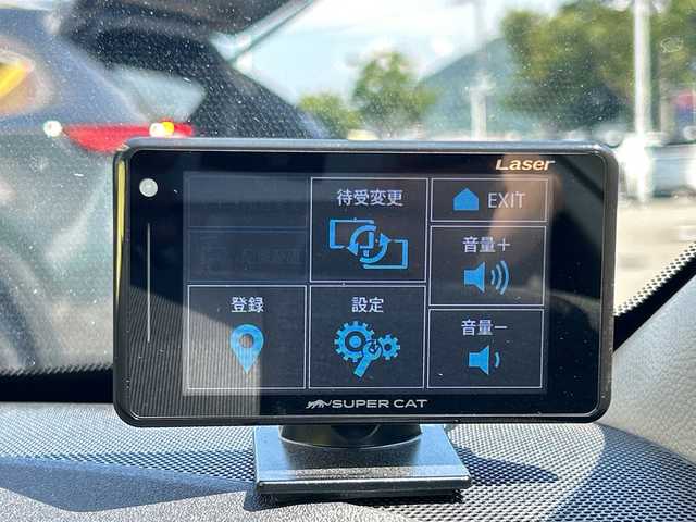 トヨタ シエンタ ハイブリッド Z 和歌山県 2023(令5)年 2万km ホワイトパールクリスタルシャイン 純正メモリーナビ/フルセグTV/バックカメラ/12.1型後席ディスプレイ /（Bluetooth/CD/DVD/TV/miracast）/プリクラッシュセーフティー/レーダークルーズコントロール/レーンディパーチャーアラート/ブラインドスポットモニター/パーキングアシスト/クリアランスソナー/横滑り防止装置/両側パワースライドドア/シートヒーター/ステアリングヒーター/AC100V充電/純正フロアマット/純正アルミホイール（スペアタイヤ）/LEDヘッドライト/オートライト/オートマチックハイビーム