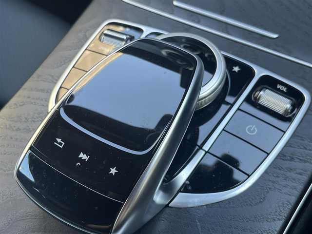 メルセデス・ベンツ Ｃ１８０ クーペ スポーツ+ 静岡県 2016(平28)年 3.9万km オブシディアンブラック 黒革シート/レーダーセーフティー/・BASプラス/・リアCPA/・PRESAFE/・アクティブレーンキーピングアシスト/・アクティブブラインドスポットアシスト/・ディストロニックプラス/・チャイルドセーフティーシートセンサー/COMANDシステム/・8.4インチワイドディスプレイ/・タッチパッド/（Bluetooth/フルセグ/USB/CD/DVD）/バックカメラ/シートヒーター/パワーシート/アンビエントライト/LEDハイパフォーマンスヘッドライト/純正１９インチアルミホイール/ETC/ヘッドアップディスプレイ