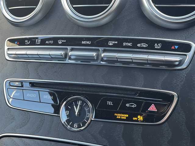 メルセデス・ベンツ Ｃ１８０ クーペ スポーツ+ 静岡県 2016(平28)年 3.9万km オブシディアンブラック 黒革シート/レーダーセーフティー/・BASプラス/・リアCPA/・PRESAFE/・アクティブレーンキーピングアシスト/・アクティブブラインドスポットアシスト/・ディストロニックプラス/・チャイルドセーフティーシートセンサー/COMANDシステム/・8.4インチワイドディスプレイ/・タッチパッド/（Bluetooth/フルセグ/USB/CD/DVD）/バックカメラ/シートヒーター/パワーシート/アンビエントライト/LEDハイパフォーマンスヘッドライト/純正１９インチアルミホイール/ETC/ヘッドアップディスプレイ