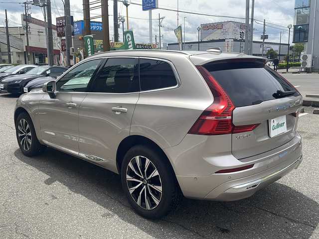 ボルボ ボルボ ＸＣ６０ アルティメット B5 AWD 福井県 2023(令5)年 1.9万km ゴールド ワンオーナー/保証書/取扱説明書/スマートキー/プッシュスタート/アイドリングストップ/ムーンルーフ/ワイヤレス携帯充電器/ETC/LEDヘッドライト/オートライト/ステアリングスイッチ/クルーズコントロール/前後ドライブレコーダー/フルレザーイート（茶）/前席パワーシート/オットマン/コーナーセンサー/電動格納ミラー/純正フロアマット/レーンキープ