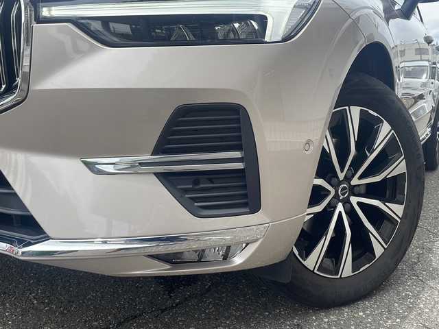 ボルボ ボルボ ＸＣ６０ アルティメット B5 AWD 福井県 2023(令5)年 1.9万km ゴールド ワンオーナー/保証書/取扱説明書/スマートキー/プッシュスタート/アイドリングストップ/ムーンルーフ/ワイヤレス携帯充電器/ETC/LEDヘッドライト/オートライト/ステアリングスイッチ/クルーズコントロール/前後ドライブレコーダー/フルレザーイート（茶）/前席パワーシート/オットマン/コーナーセンサー/電動格納ミラー/純正フロアマット/レーンキープ