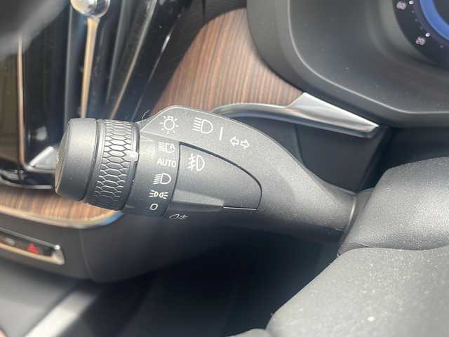 ボルボ ボルボ ＸＣ６０ アルティメット B5 AWD 福井県 2023(令5)年 1.9万km ゴールド ワンオーナー/保証書/取扱説明書/スマートキー/プッシュスタート/アイドリングストップ/ムーンルーフ/ワイヤレス携帯充電器/ETC/LEDヘッドライト/オートライト/ステアリングスイッチ/クルーズコントロール/前後ドライブレコーダー/フルレザーイート（茶）/前席パワーシート/オットマン/コーナーセンサー/電動格納ミラー/純正フロアマット/レーンキープ
