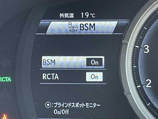 レクサス ＲＸ 300 Fスポーツ 東京都 2018(平30)年 3万km ホワイトノーヴァガラスフレーク パノラマムーンルーフ/純正ナビ/パノラミックビューモニター/ブラインドスポットモニター/レーダークルーズ/シートベンチレーション/パワーシート/パワーバックドア/ＥＴＣ/ドライブレコーダー
