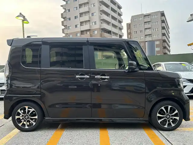 ホンダ Ｎ ＢＯＸ カスタム G L ホンダセンシング 広島県 2018(平30)年 3.8万km プレミアムグラマラスブロンズP 純正サマータイヤ有/禁煙車/純正メモリナビ/(BT/CD/USB/iPod)/純正14インチAW/バックカメラ/追従機能付きクルーズコントロール/コーナーセンサー/プッシュスタート/両側パワースライドドア/オートライト/オートマチックハイビーム/純正LEDヘッドライト/ビルトインETC/純正フロアマット/ベンチシート/ドラレコ