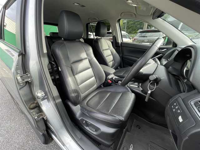 マツダ ＣＸ－５ XD Lパッケージ 千葉県 2013(平25)年 11.5万km アルミニウムメタリック ワンオーナー/衝突軽減ブレーキ/黒革シート/純正SDナビ【C9NC】/サイド＆バックカメラ/前席シートヒーター/運転席パワーシート/スマートキー/ブラインドスポットモニター/クルーズコントロール/純正キセノンヘッドライト/フォグランプ/本革巻きステアリング/ドアバイザー/ETC/サイド＆カーテンエアバッグ/新車時保証書＆取扱説明書