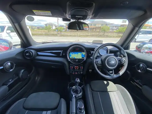 ＭＩＮＩ ミニ ジョンクーパーワークス 福岡県 2015(平27)年 6.4万km 赤 ・1オーナー/・クルーズコントロール/・純正HDDナビ/USB/Bluetooth/AUX/・シートヒーター/・ETC/・純正18AW/・プッシュスタート/・オートライト