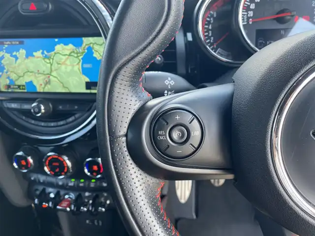 ＭＩＮＩ ミニ ジョンクーパーワークス 福岡県 2015(平27)年 6.4万km 赤 ・1オーナー/・クルーズコントロール/・純正HDDナビ/USB/Bluetooth/AUX/・シートヒーター/・ETC/・純正18AW/・プッシュスタート/・オートライト