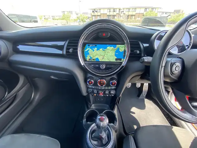 ＭＩＮＩ ミニ ジョンクーパーワークス 福岡県 2015(平27)年 6.4万km 赤 ・1オーナー/・クルーズコントロール/・純正HDDナビ/USB/Bluetooth/AUX/・シートヒーター/・ETC/・純正18AW/・プッシュスタート/・オートライト