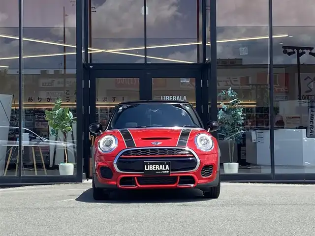 ＭＩＮＩ ミニ ジョンクーパーワークス 福岡県 2015(平27)年 6.4万km 赤 ・1オーナー/・クルーズコントロール/・純正HDDナビ/USB/Bluetooth/AUX/・シートヒーター/・ETC/・純正18AW/・プッシュスタート/・オートライト