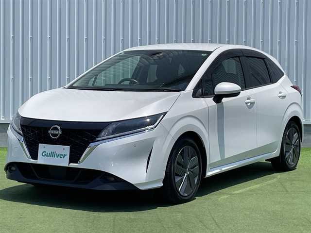 日産 ノート X 香川県 2021(令3)年 3.8万km ピュアホワイトパール 純正メモリーナビ/→AM/FM/CD/DVD/Bluetooth/フルセグTV/ドライブレコーダー/衝突軽減ブレーキ/バックカメラ/LEDヘッドライト/ステアリングスイッチ/プッシュスタート/スマートキー/スペアキー×1/純正フロアマット/コーナーセンサー