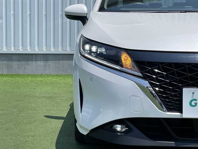 日産 ノート X 香川県 2021(令3)年 3.8万km ピュアホワイトパール 純正メモリーナビ/→AM/FM/CD/DVD/Bluetooth/フルセグTV/ドライブレコーダー/衝突軽減ブレーキ/バックカメラ/LEDヘッドライト/ステアリングスイッチ/プッシュスタート/スマートキー/スペアキー×1/純正フロアマット/コーナーセンサー