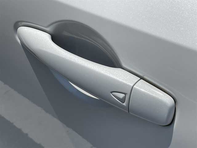 日産 ノート X 香川県 2021(令3)年 3.8万km ピュアホワイトパール 純正メモリーナビ/→AM/FM/CD/DVD/Bluetooth/フルセグTV/ドライブレコーダー/衝突軽減ブレーキ/バックカメラ/LEDヘッドライト/ステアリングスイッチ/プッシュスタート/スマートキー/スペアキー×1/純正フロアマット/コーナーセンサー