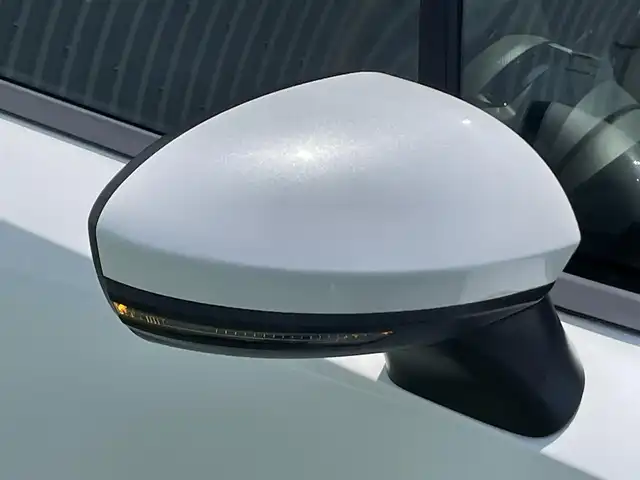 日産 ノート X 香川県 2021(令3)年 3.8万km ピュアホワイトパール 純正メモリーナビ/→AM/FM/CD/DVD/Bluetooth/フルセグTV/ドライブレコーダー/衝突軽減ブレーキ/バックカメラ/LEDヘッドライト/ステアリングスイッチ/プッシュスタート/スマートキー/スペアキー×1/純正フロアマット/コーナーセンサー
