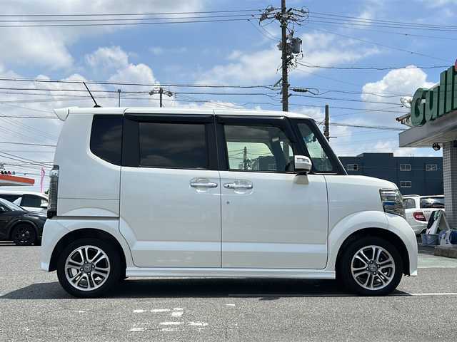 ホンダ Ｎ ＢＯＸ カスタム G Lパッケージ 愛知県 2016(平28)年 8.1万km プレミアムホワイトパールⅡ /禁煙ワンオーナー//メモリーナビ(ケンウッド　MDV-D503)//CD/DVD/フルセグTV/BT/USB/SD/AM/FM//バックカメラ//ETC//ステアリングスイッチ//前方ドライブレコーダー(セルスター　CSD-670FH)//スペアスマートキー//純正14インチアルミホイール//プラズマクラスター搭載オートエアコン//プッシュスタート//ECON//横滑り防止装置//盗難防止//LEDルームランプ//HIDヘッドランプ//HIDオートライト//フォグランプ//オートリトラミラー//アレルクリーンシート//運転席シートハイトアジャスター//リア席サンシェード//フロアマット//ドアバイザー//保証書//取扱説明書
