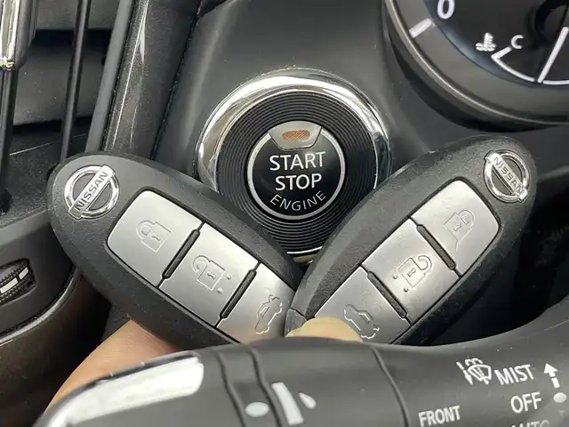 日産 スカイライン GT 群馬県 2020(令2)年 5万km ブリリアントホワイトパール NissanConnectナビゲーションシステム/・ツインディスプレイ(8インチワイド&7インチワイド)/・AM/FM/CD/DVD/AUX/Bluetooth/フルセグTV/インテリジェント アラウンドビューモニター(移動物検知機能付)/インテリジェントクルーズコントロール/インテリジェントLI(車線逸脱防止支援システム)/LDW(車線逸脱警報)/インテリジェントBSI(後側方衝突防止支援システム)/BSW(後側方車両検知警報)/インテリジェントBUI(後退時衝突防止支援システム)/インテリジェントFCW(前方衝突予測警報)/インテリジェントエマージェンシーブレーキ/ブレーキアシスト/エマージェンシーストップシグナル/前席パワーシート/LEDヘッドランプ/プッシュスタート/スマートキー