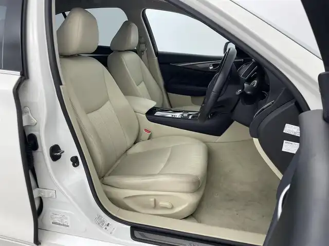 日産 スカイライン GT 群馬県 2020(令2)年 5万km ブリリアントホワイトパール NissanConnectナビゲーションシステム/・ツインディスプレイ(8インチワイド&7インチワイド)/・AM/FM/CD/DVD/AUX/Bluetooth/フルセグTV/インテリジェント アラウンドビューモニター(移動物検知機能付)/インテリジェントクルーズコントロール/インテリジェントLI(車線逸脱防止支援システム)/LDW(車線逸脱警報)/インテリジェントBSI(後側方衝突防止支援システム)/BSW(後側方車両検知警報)/インテリジェントBUI(後退時衝突防止支援システム)/インテリジェントFCW(前方衝突予測警報)/インテリジェントエマージェンシーブレーキ/ブレーキアシスト/エマージェンシーストップシグナル/前席パワーシート/LEDヘッドランプ/プッシュスタート/スマートキー