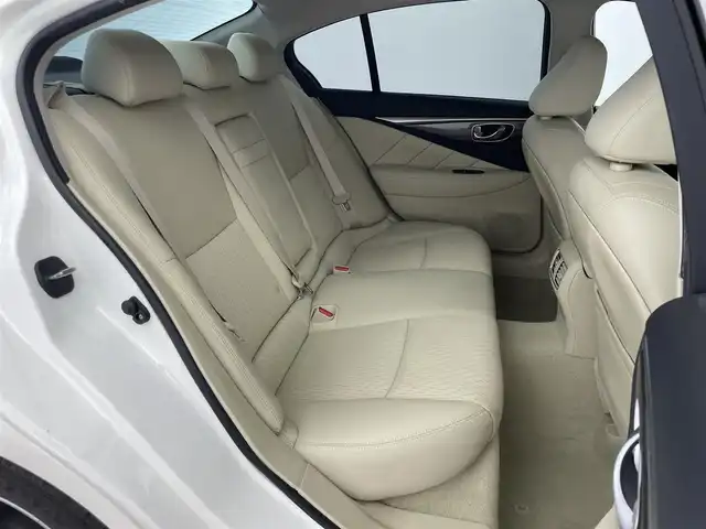 日産 スカイライン GT 群馬県 2020(令2)年 5万km ブリリアントホワイトパール NissanConnectナビゲーションシステム/・ツインディスプレイ(8インチワイド&7インチワイド)/・AM/FM/CD/DVD/AUX/Bluetooth/フルセグTV/インテリジェント アラウンドビューモニター(移動物検知機能付)/インテリジェントクルーズコントロール/インテリジェントLI(車線逸脱防止支援システム)/LDW(車線逸脱警報)/インテリジェントBSI(後側方衝突防止支援システム)/BSW(後側方車両検知警報)/インテリジェントBUI(後退時衝突防止支援システム)/インテリジェントFCW(前方衝突予測警報)/インテリジェントエマージェンシーブレーキ/ブレーキアシスト/エマージェンシーストップシグナル/前席パワーシート/LEDヘッドランプ/プッシュスタート/スマートキー