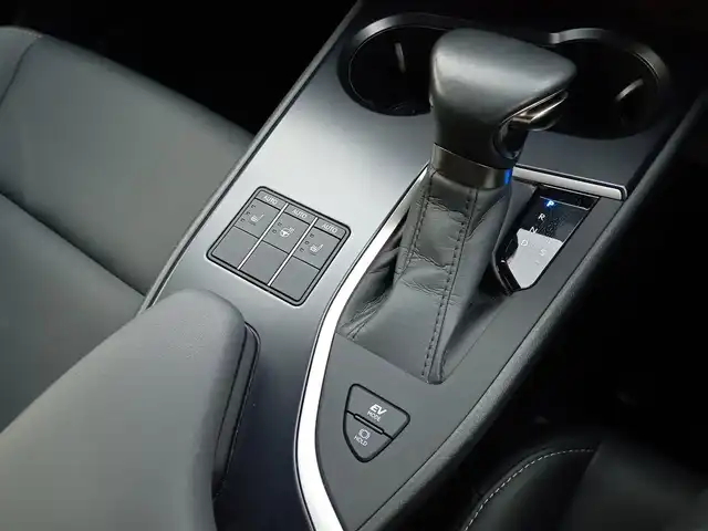 レクサス ＵＸ 250h バージョンC 福井県 2023(令5)年 1.4万km グラファイトブラックガラスフレーク ワンオーナー車/純正17インチAW/全方位カメラ/純正ナビ/フルセグテレビ/ビルトインETC2.0/ヘッドアップディスプレイ/前後ドライブレコーダー/コーナーセンサー/全車速追従機能付クルーズコントロール/前席パワーシート/シートヒーター/パドルシフト/BSM/シートメモリー/SOSボタン/ステアリングヒーター/オートホールド/本革巻きステアリング/衝突被害軽減システム/レーンキープアシスト/横滑り防止装置/盗難防止装置/レインセンサー