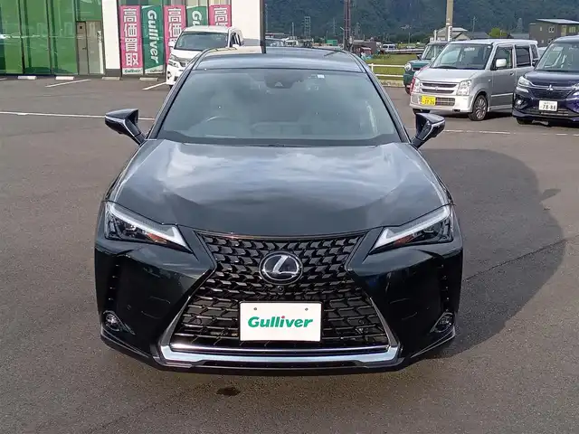 レクサス ＵＸ 250h バージョンC 福井県 2023(令5)年 1.4万km グラファイトブラックガラスフレーク ワンオーナー車/純正17インチAW/全方位カメラ/純正ナビ/フルセグテレビ/ビルトインETC2.0/ヘッドアップディスプレイ/前後ドライブレコーダー/コーナーセンサー/全車速追従機能付クルーズコントロール/前席パワーシート/シートヒーター/パドルシフト/BSM/シートメモリー/SOSボタン/ステアリングヒーター/オートホールド/本革巻きステアリング/衝突被害軽減システム/レーンキープアシスト/横滑り防止装置/盗難防止装置/レインセンサー