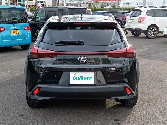レクサス ＵＸ 250h バージョンC 福井県 2023(令5)年 1.4万km グラファイトブラックガラスフレーク ワンオーナー車/純正17インチAW/全方位カメラ/純正ナビ/フルセグテレビ/ビルトインETC2.0/ヘッドアップディスプレイ/前後ドライブレコーダー/コーナーセンサー/全車速追従機能付クルーズコントロール/前席パワーシート/シートヒーター/パドルシフト/BSM/シートメモリー/SOSボタン/ステアリングヒーター/オートホールド/本革巻きステアリング/衝突被害軽減システム/レーンキープアシスト/横滑り防止装置/盗難防止装置/レインセンサー