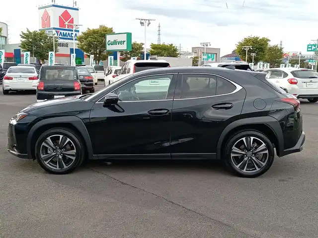 レクサス ＵＸ 250h バージョンC 福井県 2023(令5)年 1.4万km グラファイトブラックガラスフレーク ワンオーナー車/純正17インチAW/全方位カメラ/純正ナビ/フルセグテレビ/ビルトインETC2.0/ヘッドアップディスプレイ/前後ドライブレコーダー/コーナーセンサー/全車速追従機能付クルーズコントロール/前席パワーシート/シートヒーター/パドルシフト/BSM/シートメモリー/SOSボタン/ステアリングヒーター/オートホールド/本革巻きステアリング/衝突被害軽減システム/レーンキープアシスト/横滑り防止装置/盗難防止装置/レインセンサー