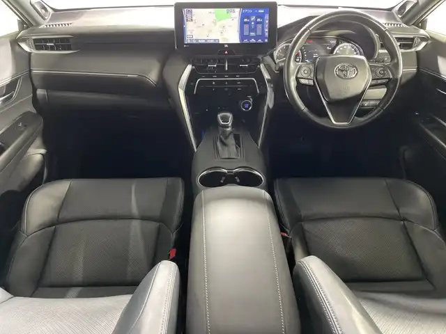 トヨタ ハリアー Z レザーパッケージ 神奈川県 2020(令2)年 3万km プレシャスブラックパール 12.3型純正ディスプレイオーディオ/AM　FM　Bluetooth　USB　miracast　AUX　フルセグ　AppleCarPlay AndroidAuto/パノラミックビューモニター/JBLプレミアムサウンドシステム/セーフティセンス/レーダークルーズコントロール/プリクラッシュセーフティ/ブラインドスポットモニター/レーントレーシングアシスト/ロードサインアシスト/リアクロストラフィックアラート/ヘッドアップディスプレイ/ステアリングヒーター/前席パワーシート/前席シートヒーター/前席シートベンチレーション/運転席シートメモリー/純正ビルトインETC2.0/デジタルインナーミラー/純正前後ドライブレコーダー/パワーバックドア/LEDヘッドライト/オートライト/オートマチックハイビーム/純正19インチアルミホイル