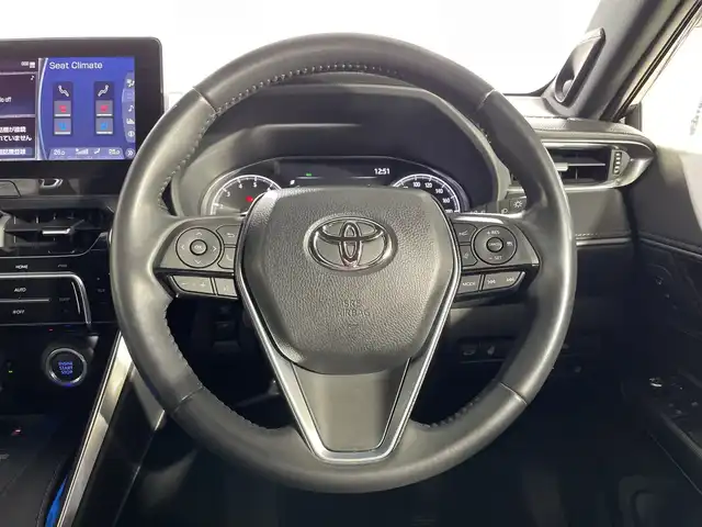 トヨタ ハリアー Z レザーパッケージ 神奈川県 2020(令2)年 3万km プレシャスブラックパール 12.3型純正ディスプレイオーディオ/AM　FM　Bluetooth　USB　miracast　AUX　フルセグ　AppleCarPlay AndroidAuto/パノラミックビューモニター/JBLプレミアムサウンドシステム/セーフティセンス/レーダークルーズコントロール/プリクラッシュセーフティ/ブラインドスポットモニター/レーントレーシングアシスト/ロードサインアシスト/リアクロストラフィックアラート/ヘッドアップディスプレイ/ステアリングヒーター/前席パワーシート/前席シートヒーター/前席シートベンチレーション/運転席シートメモリー/純正ビルトインETC2.0/デジタルインナーミラー/純正前後ドライブレコーダー/パワーバックドア/LEDヘッドライト/オートライト/オートマチックハイビーム/純正19インチアルミホイル