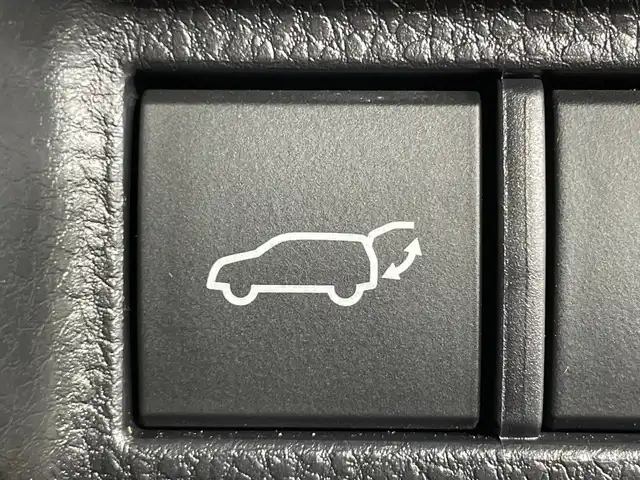 トヨタ ハリアー Z レザーパッケージ 神奈川県 2020(令2)年 3万km プレシャスブラックパール 12.3型純正ディスプレイオーディオ/AM　FM　Bluetooth　USB　miracast　AUX　フルセグ　AppleCarPlay AndroidAuto/パノラミックビューモニター/JBLプレミアムサウンドシステム/セーフティセンス/レーダークルーズコントロール/プリクラッシュセーフティ/ブラインドスポットモニター/レーントレーシングアシスト/ロードサインアシスト/リアクロストラフィックアラート/ヘッドアップディスプレイ/ステアリングヒーター/前席パワーシート/前席シートヒーター/前席シートベンチレーション/運転席シートメモリー/純正ビルトインETC2.0/デジタルインナーミラー/純正前後ドライブレコーダー/パワーバックドア/LEDヘッドライト/オートライト/オートマチックハイビーム/純正19インチアルミホイル