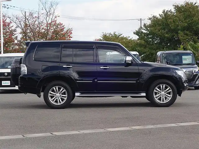 三菱 パジェロ ロング スーパーエクシード 山形県 2014(平26)年 5.1万km ダイヤモンドブラックマイカ 4WD/ディーゼル/ロックフォードアコースティックデザインプレミアムサウンド/純正SDナビ/　　【CD BT フルセグ USB】/バックカメラ/クルーズコントロール/HIDオートヘッドライト/黒革シート/パワーシート/シートヒーター/純正18インチアルミホイール/ドライブレコーダー/ステアリングスイッチ/MTモード付AT/IC付ターボ/電動格納ウィンカーミラー/フォグランプ/リモコンキー/ETC