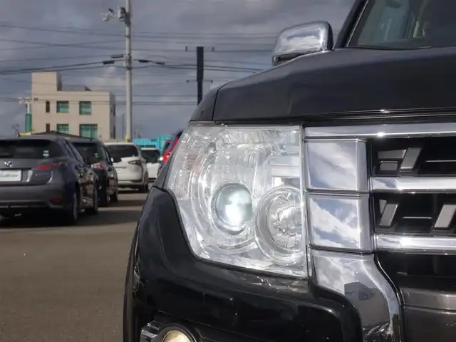 三菱 パジェロ ロング スーパーエクシード 山形県 2014(平26)年 5.1万km ダイヤモンドブラックマイカ 4WD/ディーゼル/ロックフォードアコースティックデザインプレミアムサウンド/純正SDナビ/　　【CD BT フルセグ USB】/バックカメラ/クルーズコントロール/HIDオートヘッドライト/黒革シート/パワーシート/シートヒーター/純正18インチアルミホイール/ドライブレコーダー/ステアリングスイッチ/MTモード付AT/IC付ターボ/電動格納ウィンカーミラー/フォグランプ/リモコンキー/ETC