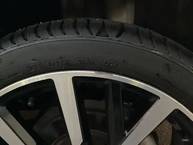 ボルボ Ｖ４０ T3 インスクリプション 愛知県 2018(平30)年 3.8万km パール ワンオーナー　/メーカーＨＤＤナビ　/フルセグ　/バックカメラ　/パドルシフト　/革シート　/シートヒーター　/ｈａｒｍａｎ／ｋａｒｄｏｎ　/ＢＬＩＳ　/ＩＳＯＦＩＸ　/ＬＥＤヘッド　/スマートキー　/前後ドラレコ