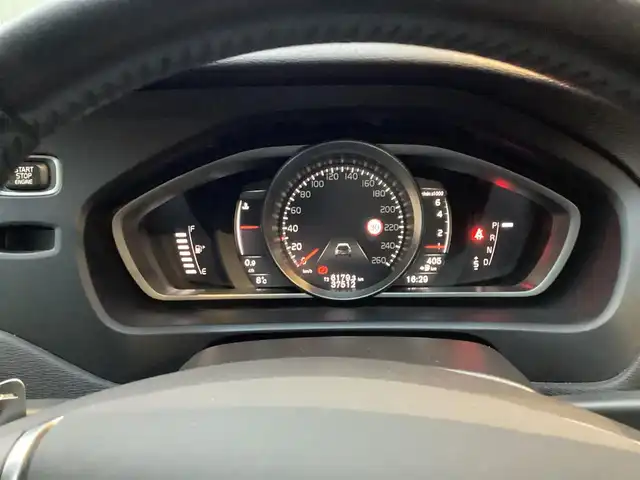 ボルボ Ｖ４０ T3 インスクリプション 愛知県 2018(平30)年 3.8万km パール ワンオーナー　/メーカーＨＤＤナビ　/フルセグ　/バックカメラ　/パドルシフト　/革シート　/シートヒーター　/ｈａｒｍａｎ／ｋａｒｄｏｎ　/ＢＬＩＳ　/ＩＳＯＦＩＸ　/ＬＥＤヘッド　/スマートキー　/前後ドラレコ