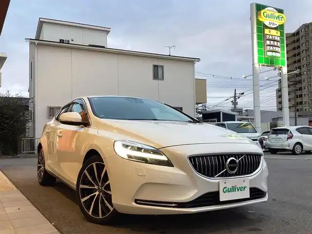 ボルボ Ｖ４０ T3 インスクリプション 愛知県 2018(平30)年 3.8万km パール ワンオーナー　/メーカーＨＤＤナビ　/フルセグ　/バックカメラ　/パドルシフト　/革シート　/シートヒーター　/ｈａｒｍａｎ／ｋａｒｄｏｎ　/ＢＬＩＳ　/ＩＳＯＦＩＸ　/ＬＥＤヘッド　/スマートキー　/前後ドラレコ