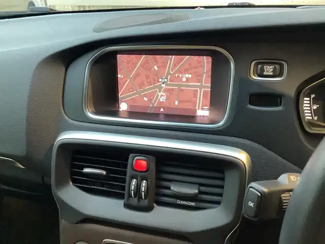 ボルボ Ｖ４０ T3 インスクリプション 愛知県 2018(平30)年 3.8万km パール ワンオーナー　/メーカーＨＤＤナビ　/フルセグ　/バックカメラ　/パドルシフト　/革シート　/シートヒーター　/ｈａｒｍａｎ／ｋａｒｄｏｎ　/ＢＬＩＳ　/ＩＳＯＦＩＸ　/ＬＥＤヘッド　/スマートキー　/前後ドラレコ