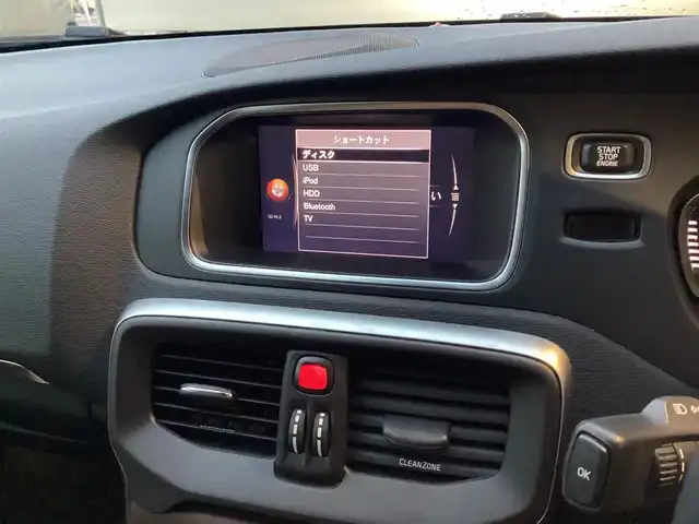 ボルボ Ｖ４０ T3 インスクリプション 愛知県 2018(平30)年 3.8万km パール ワンオーナー　/メーカーＨＤＤナビ　/フルセグ　/バックカメラ　/パドルシフト　/革シート　/シートヒーター　/ｈａｒｍａｎ／ｋａｒｄｏｎ　/ＢＬＩＳ　/ＩＳＯＦＩＸ　/ＬＥＤヘッド　/スマートキー　/前後ドラレコ