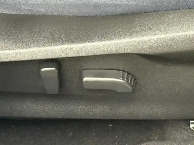 スバル ＸＶ ハイブリッド アドバンス 愛知県 2020(令2)年 5.6万km クールグレーカーキ 4WD/純正ナビ/・フルセグTV/・USB/・DVD/CD/・Bluetooth/・AM/FM/・Bluetooth/DIATONEサウンド/バックカメラ/アイサイト/；ECOクルーズコントロール/・誤発進抑制制御/・アクティブレーンキープ/・先行車発進お知らせ機能/ハーフレザーシート/前席パワーシート/前方ドライブレコーダー/純正15インチアルミホイール/後方コーナーセンサー/LEDヘッドライト/オートライト/スマートキー/スペアキー/ETC