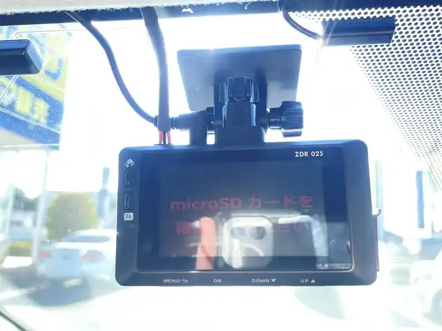 トヨタ アクア G G’s 群馬県 2015(平27)年 9.7万km ライムホワイトパールクリスタルシャイン (株)IDOMが運営する【じしゃロン伊勢崎店】の自社ローン対象車両になります。こちらは現金ご利用時の価格です。/自社ローンご希望の方は別途その旨お申付け下さい。/純正ナビ【NSZT-W64】/CD/DVD/BT/フルセグＴＶ/バックカメラ/Ｇ’ｓ純正17インチＡＷ/プッシュスタート/純正マット/オートライト