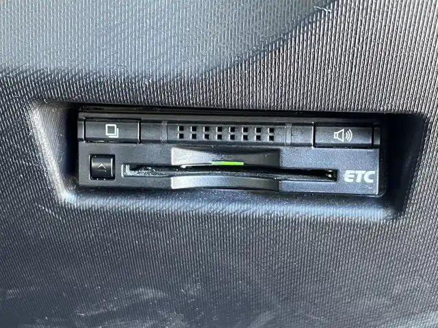 トヨタ アクア G G’s 群馬県 2015(平27)年 9.7万km ライムホワイトパールクリスタルシャイン (株)IDOMが運営する【じしゃロン伊勢崎店】の自社ローン対象車両になります。こちらは現金ご利用時の価格です。/自社ローンご希望の方は別途その旨お申付け下さい。/純正ナビ【NSZT-W64】/CD/DVD/BT/フルセグＴＶ/バックカメラ/Ｇ’ｓ純正17インチＡＷ/プッシュスタート/純正マット/オートライト