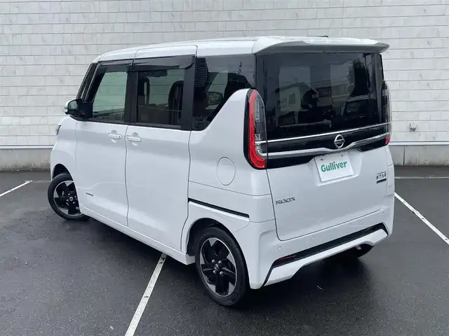 日産 ルークス ハイウェイスター X 静岡県 2023(令5)年 1.5万km ホワイトパール 純正ナビ/（AM/FM/CD/DVD/BT)/フルセグTV/アラウンドビューモニター/バックカメラ/両側パワースライドドア/左側ハンズフリースライドドア/ビルトインETC/スマートキー/プッシュスタート/スペアキー×１/LEDヘッドライト/純正14インチアルミホイール/純正フロアマット/快適パック/エマージェンシーブレーキ/レーンキープアシスト/横滑り防止装置/コーナーセンサー/ドライブレコーダー/取扱説明書/保証書