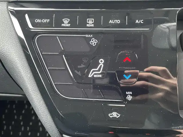 日産 ルークス ハイウェイスター X 静岡県 2023(令5)年 1.5万km ホワイトパール 純正ナビ/（AM/FM/CD/DVD/BT)/フルセグTV/アラウンドビューモニター/バックカメラ/両側パワースライドドア/左側ハンズフリースライドドア/ビルトインETC/スマートキー/プッシュスタート/スペアキー×１/LEDヘッドライト/純正14インチアルミホイール/純正フロアマット/快適パック/エマージェンシーブレーキ/レーンキープアシスト/横滑り防止装置/コーナーセンサー/ドライブレコーダー/取扱説明書/保証書