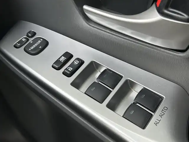 トヨタ プリウス α S ツーリングセレクション 福岡県 2012(平24)年 5.3万km グレーメタリック ・アルパインナビ/（BLUETOOTH/フルセグ/バックカメラ/DVD再生/・ETC/・電動格納ミラー/・カーテンエアバッグ/・純正フロアマット/・CDチェンジャー/・プッシュスタート/・スマートキー/・保証書/・取扱説明書/・ドリンクホルダー