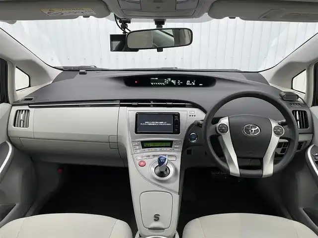トヨタ プリウス S 滋賀県 2015(平27)年 1.1万km フロスティーグリーンマイカ 純正ナビ/・Bluetooth/・フルセグ/前後ドラレコ/オートライト/LED/フォグ/電動格納ミラー