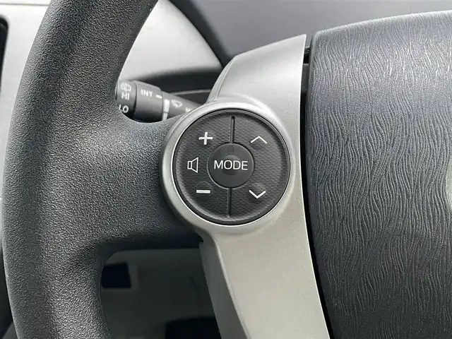 トヨタ プリウス S 滋賀県 2015(平27)年 1.1万km フロスティーグリーンマイカ 純正ナビ/・Bluetooth/・フルセグ/前後ドラレコ/オートライト/LED/フォグ/電動格納ミラー