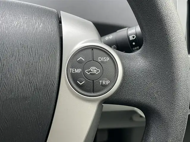 トヨタ プリウス S 滋賀県 2015(平27)年 1.1万km フロスティーグリーンマイカ 純正ナビ/・Bluetooth/・フルセグ/前後ドラレコ/オートライト/LED/フォグ/電動格納ミラー